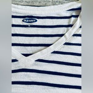 Old Navy cotton V-Neck Tee - Short sleeve